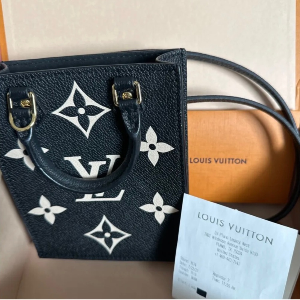 Louis Vuitton petit sac plat